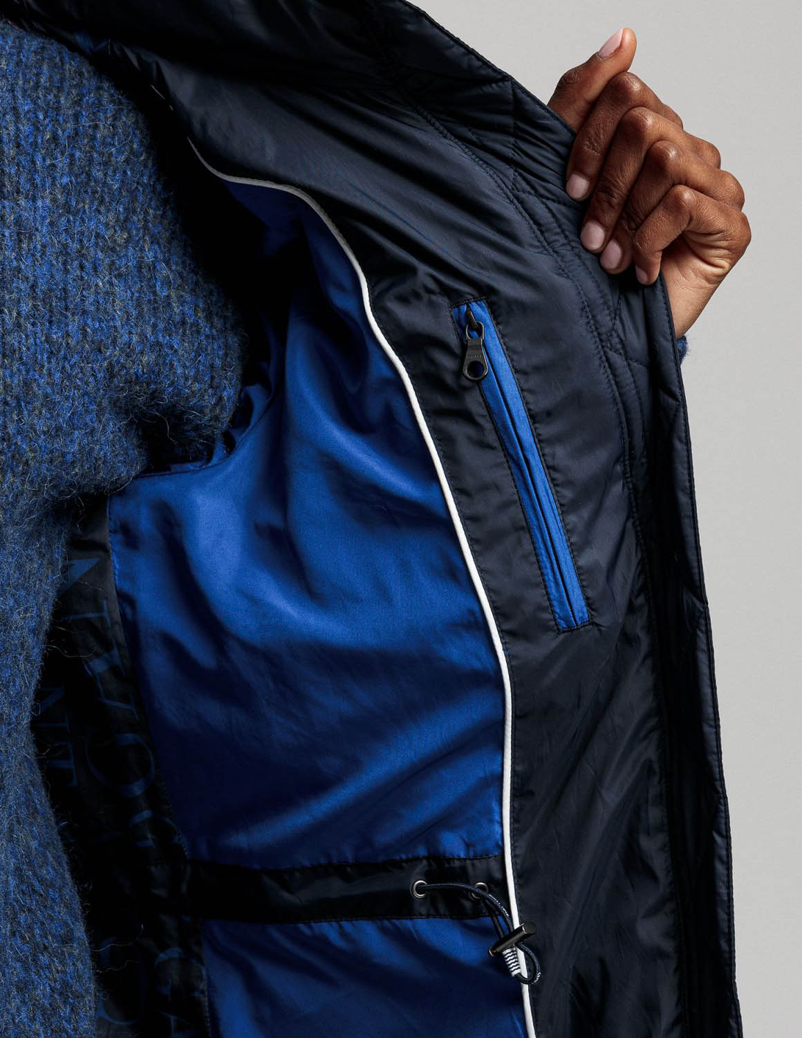GANT WOMAN μπουφάν μπλε μακρύ καπιτονέ με κουκούλα “Classic” αδιάβροχο Regular Fit